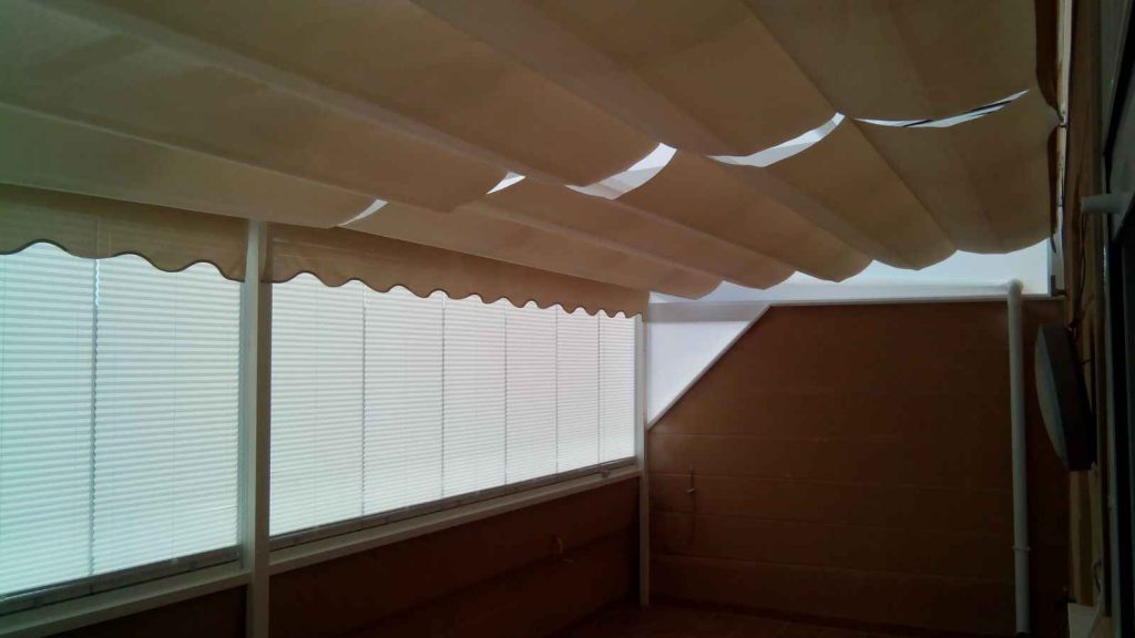 Cerramiento acristalado completo Corsam Cerramientos Viator Almería cortinas cristal